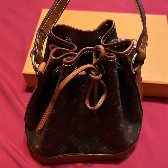 ❣️SOLD❣️$9️⃣5️⃣0️⃣ Vintage Authentic Louis Vuitton Noe bb petit - Picture 2 of 8